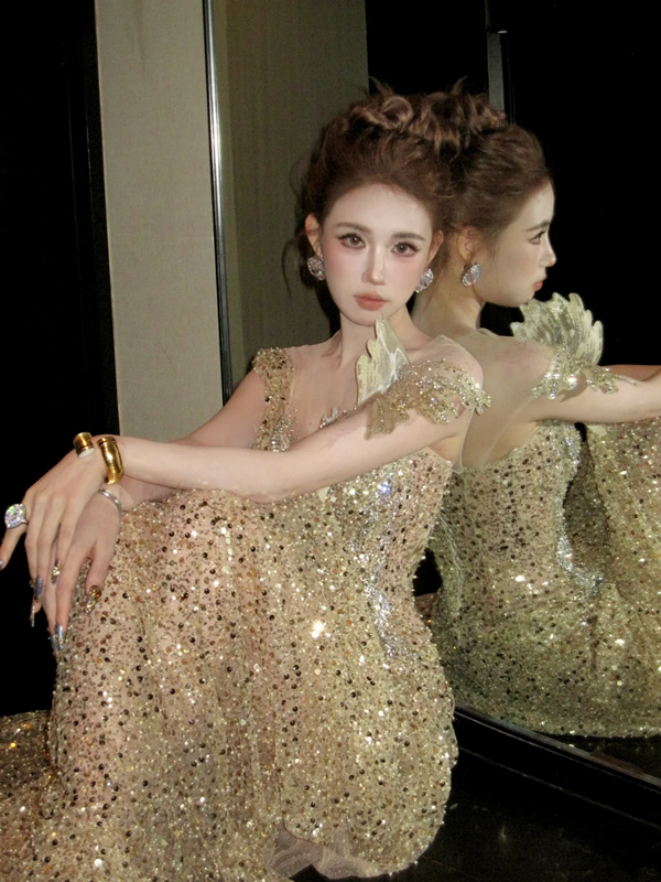 Gold halter-neck, fitted, bodycon, sexy fishtail skirt ball gown R8664