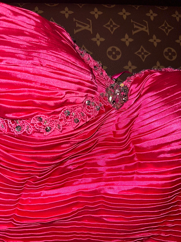 Pink strapless fitted waist slim-fitting pleated fishtail long ball gown R7030