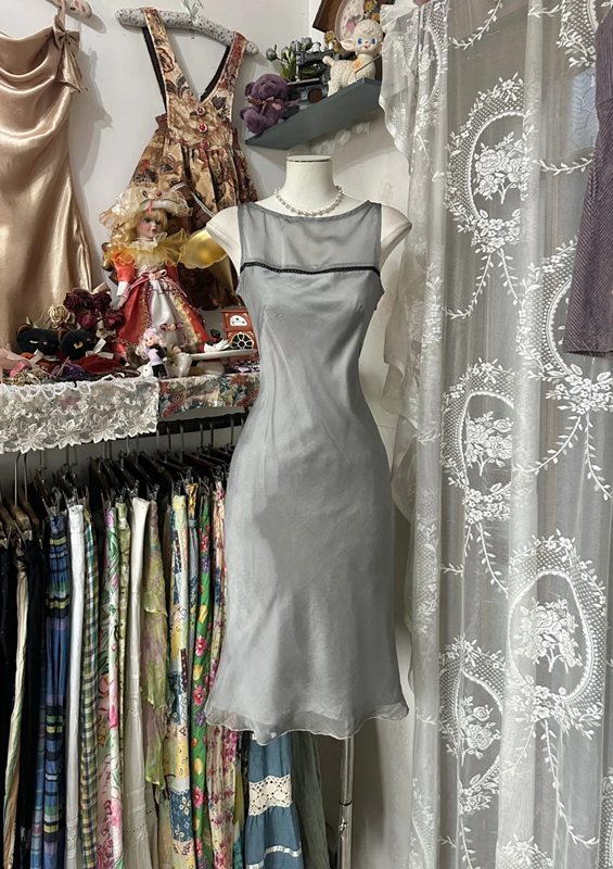 Grey sleeveless fitted waist midi ball gown R6393