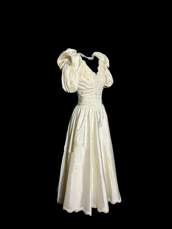 Apricot-colored, puff-sleeved, fitted, mid-length ball gown with a classic elegance R6673