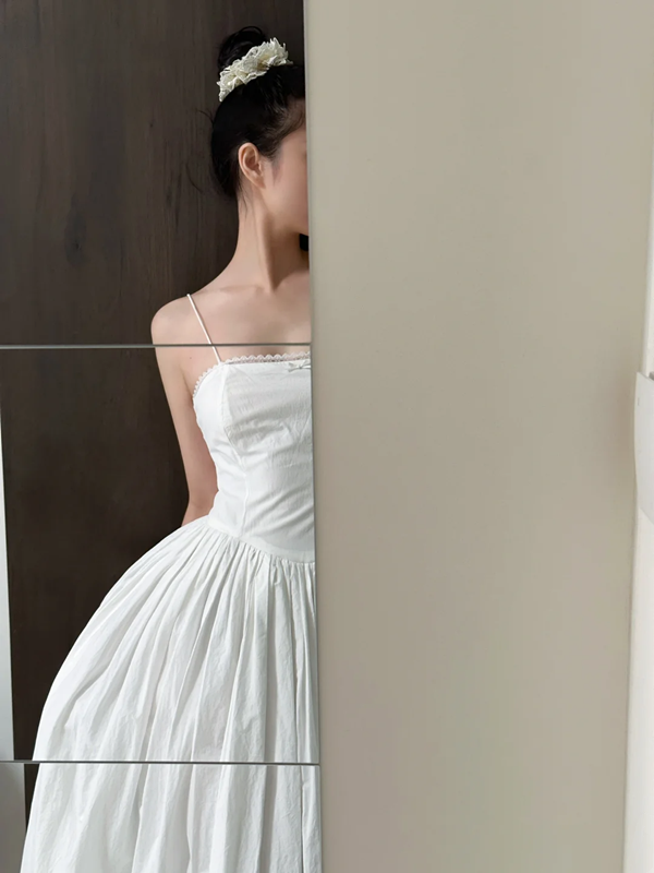 White spaghetti strap, waist-cinched, slim-fit, full-skirted long elegant prom dress R7979