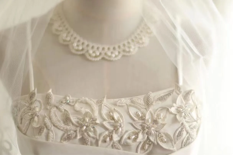 White halter-neck, fitted waist, pleated long ball gown R6806