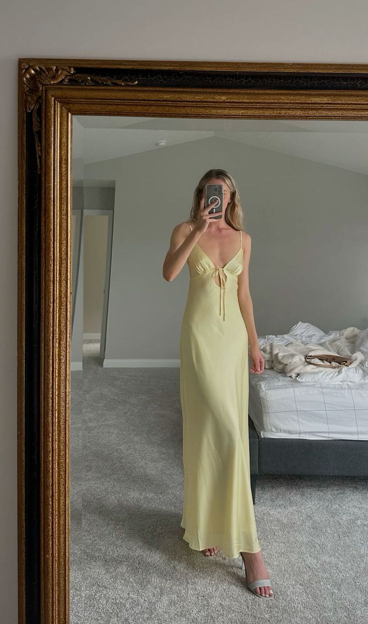 Elegant Yellow V-neck Spaghetti Strap Long Prom Dress S7152