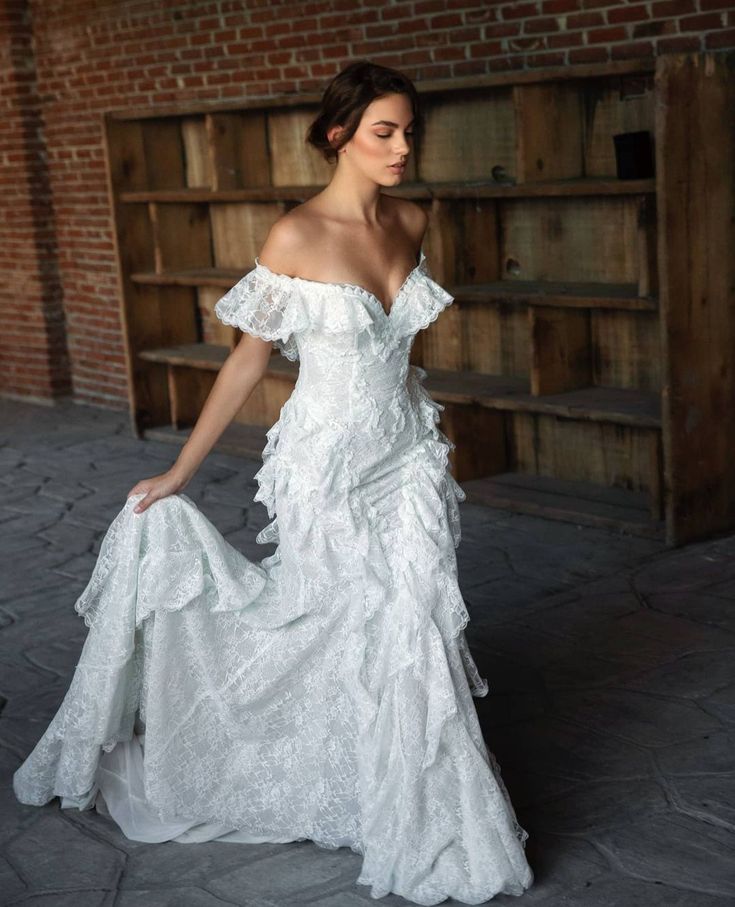 Off Shoulder Lace Wedding Dress Princess Bridal Gown S6974