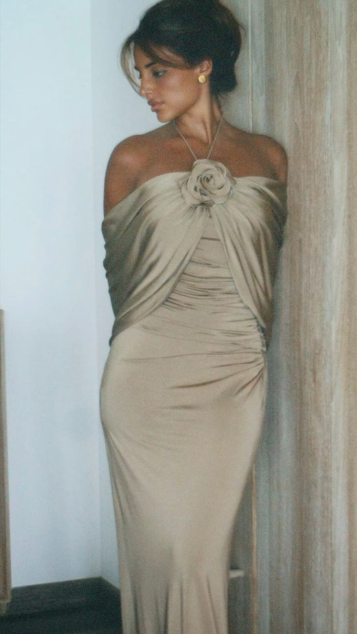 Champagne Evening Dress Sleeveless Floor Length 3D Flower Pleat Sexy Formal Occasion Dress S7032