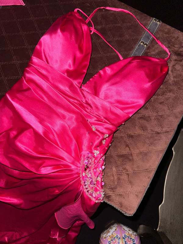Pink halter neckline, fitted waist, sexy long ball gown R7033