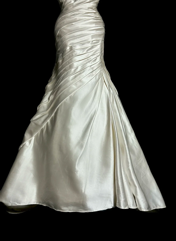 White strapless, fitted waist, pleated, full skirt, long ball gown R6639
