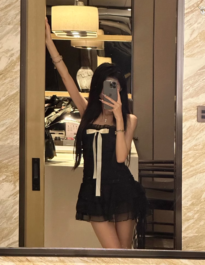 Sweet and spicy style tube top dress 2025 pure desire pleated waist ribbon short skirt R1037