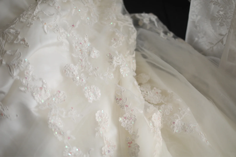 White strapless, fitted A-line tulle long ball gown/bridal dress R6760