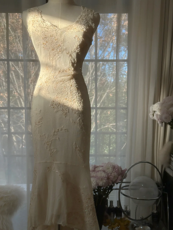 Apricot white sleeveless fitted waist bodycon long ball gown R7717