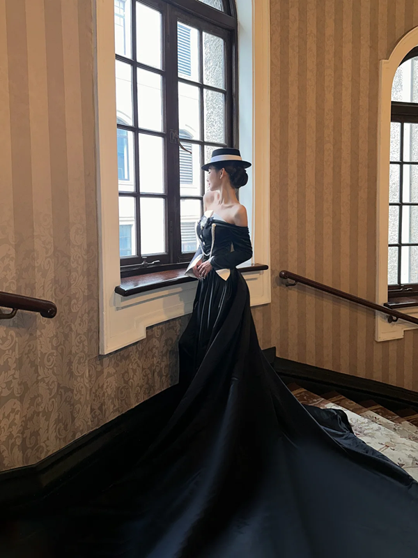 Black off-the-shoulder sexy fitted long ball gown R7081