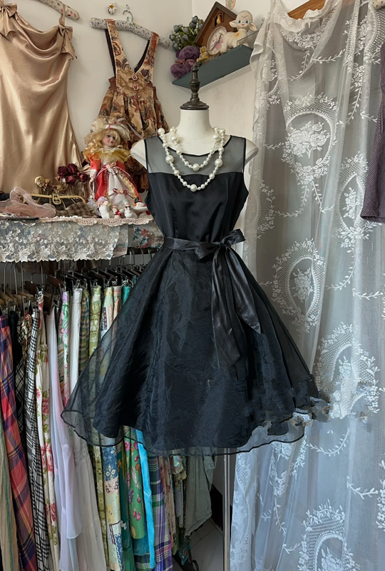 Black sleeveless fitted A-line princess mini dress, ball gown R6282