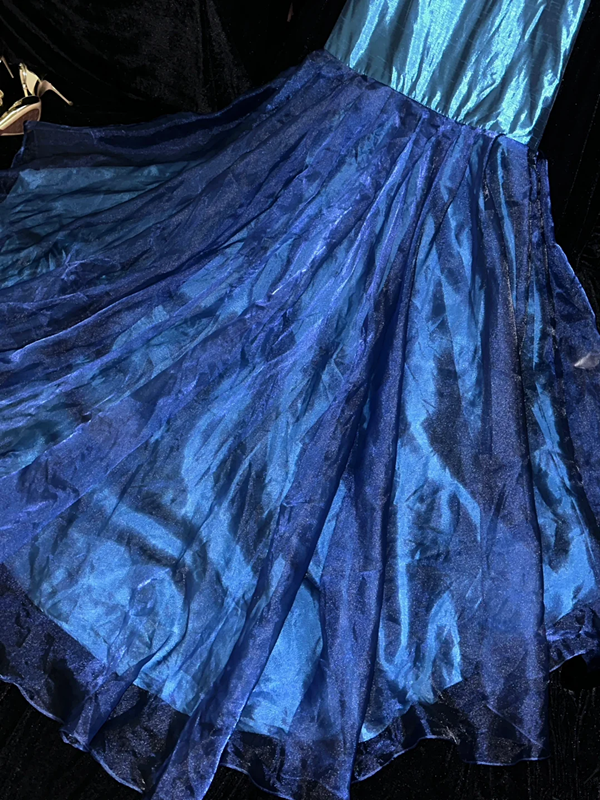 Blue halter-neck fitted fishtail long ball gown R7002