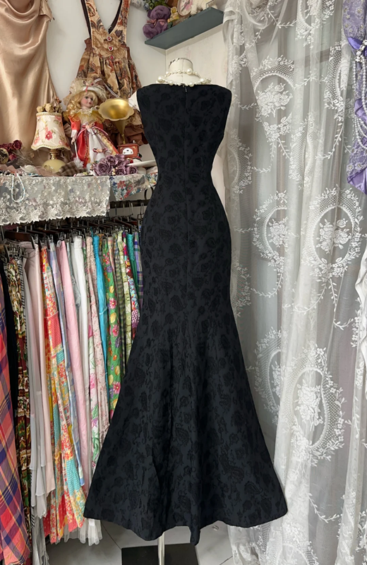 Black sleeveless embroidered waist sexy fishtail maxi ball gown R6163