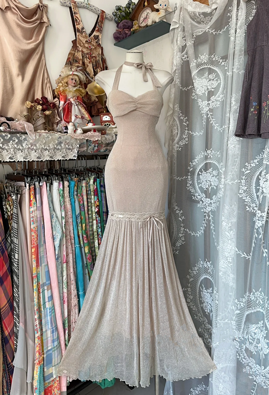 Light brown halter neck slim waist hip fishtail sexy long ball gown R6204