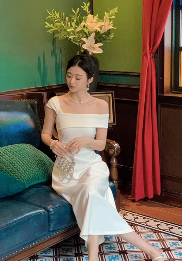 French one-shoulder dress 2025 sexy temperament waist elegant party dress R1488