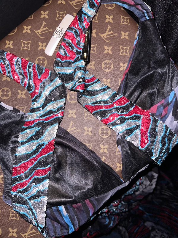 Blue halter neck design, printed, fitted long ball gown R6882