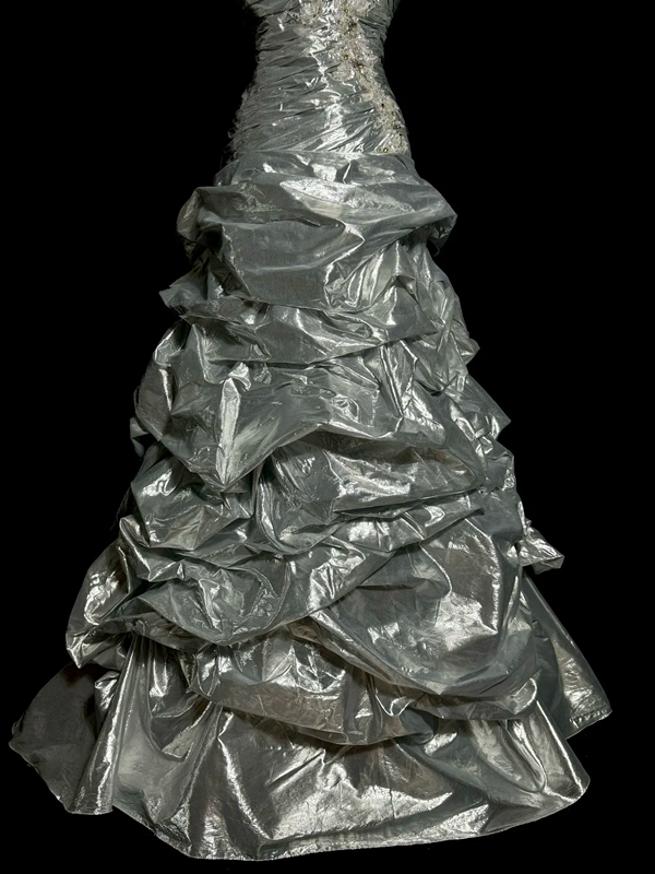 Silver strapless fitted waist slim-fitting ball gown with a full skirt R6644