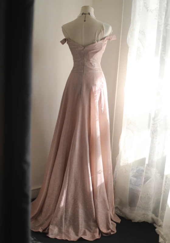 Light pink off-shoulder fitted long ball gown R6688