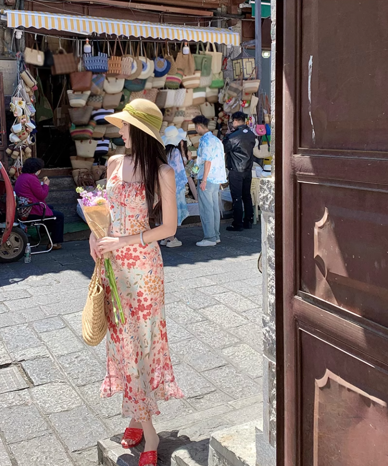 Women's French V-neck floral suspender dress waist and hip long skirt R0611