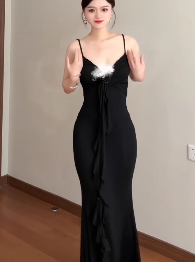 Large size French pure desire style suspender dress holiday sexy figure hip long skirt R1843