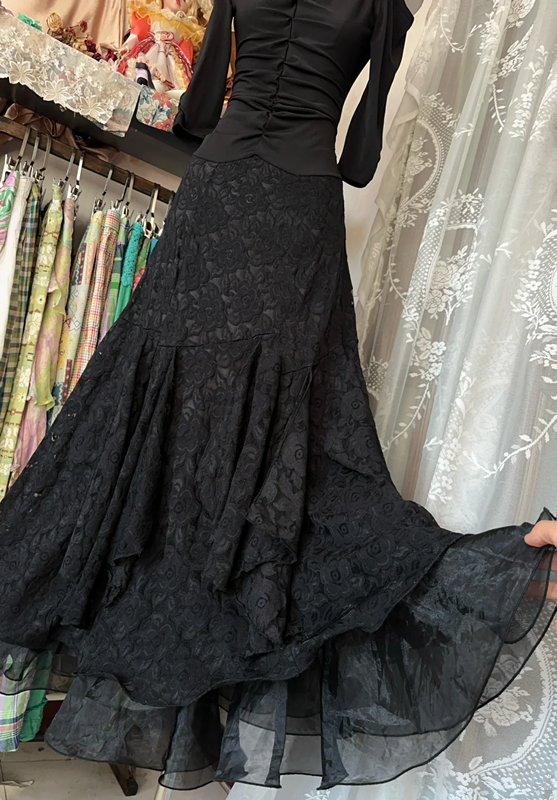 Black off-the-shoulder lace maxi dress, fitted waist ball gown R6325