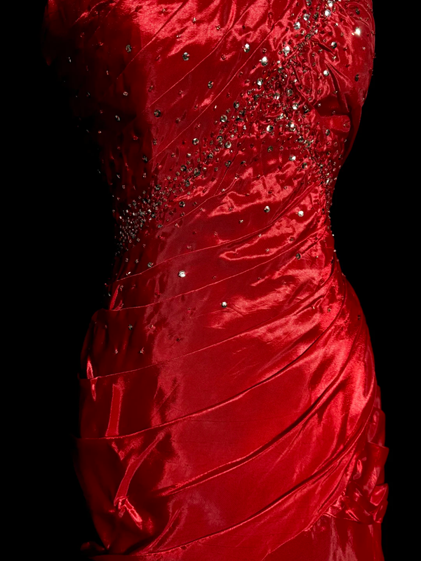 Red strapless fitted waist slim-fitting ball gown with a full skirt R6685