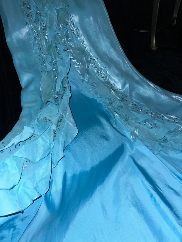 Lake blue halter-neck fitted fishtail long ball gown R7004