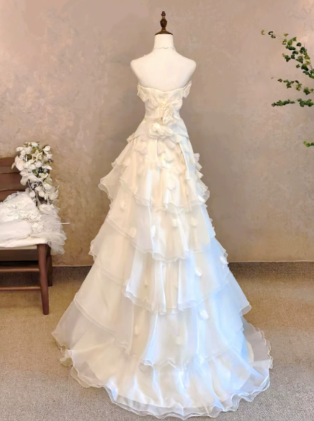 French Chic White Ruffled Mermaid Strapless Applique Maxi Wedding Dress RS614