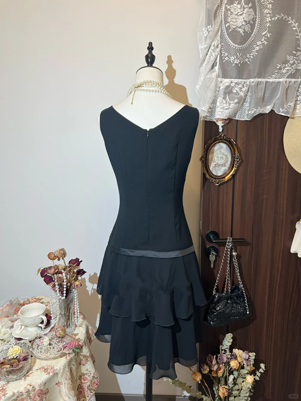 Black sleeveless slim waist pleated short skirt homecoming dress R4307