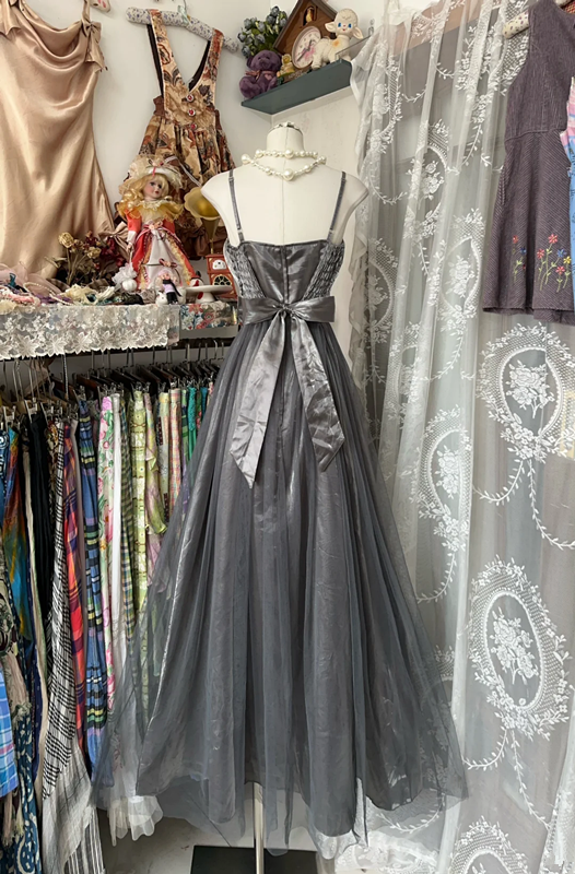 Gray halter-neck fitted straight long ball gown R6329