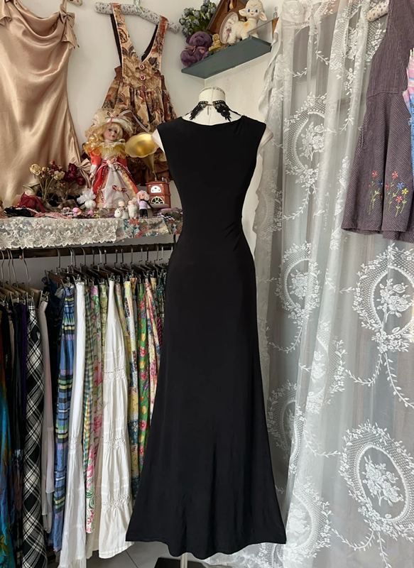 Black tank top with sequined design, perfect for a prom dress R6369