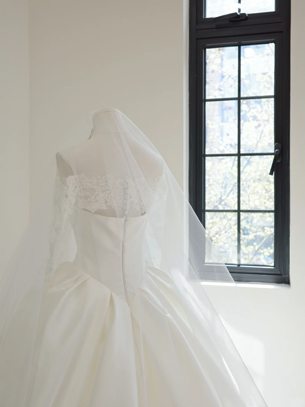 White strapless, fitted waist, full skirt, long ball gown, bridal dress R8512