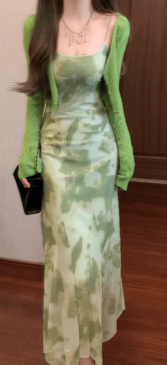 Green floral suspender dress, beautiful waist and slim hip skirt R0618