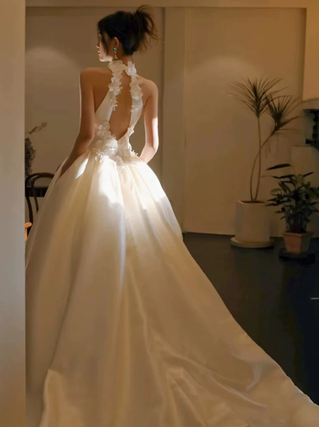 French Chic White Applique Halter A-Line Satin Silky Corset Maxi Wedding Dress RS2513