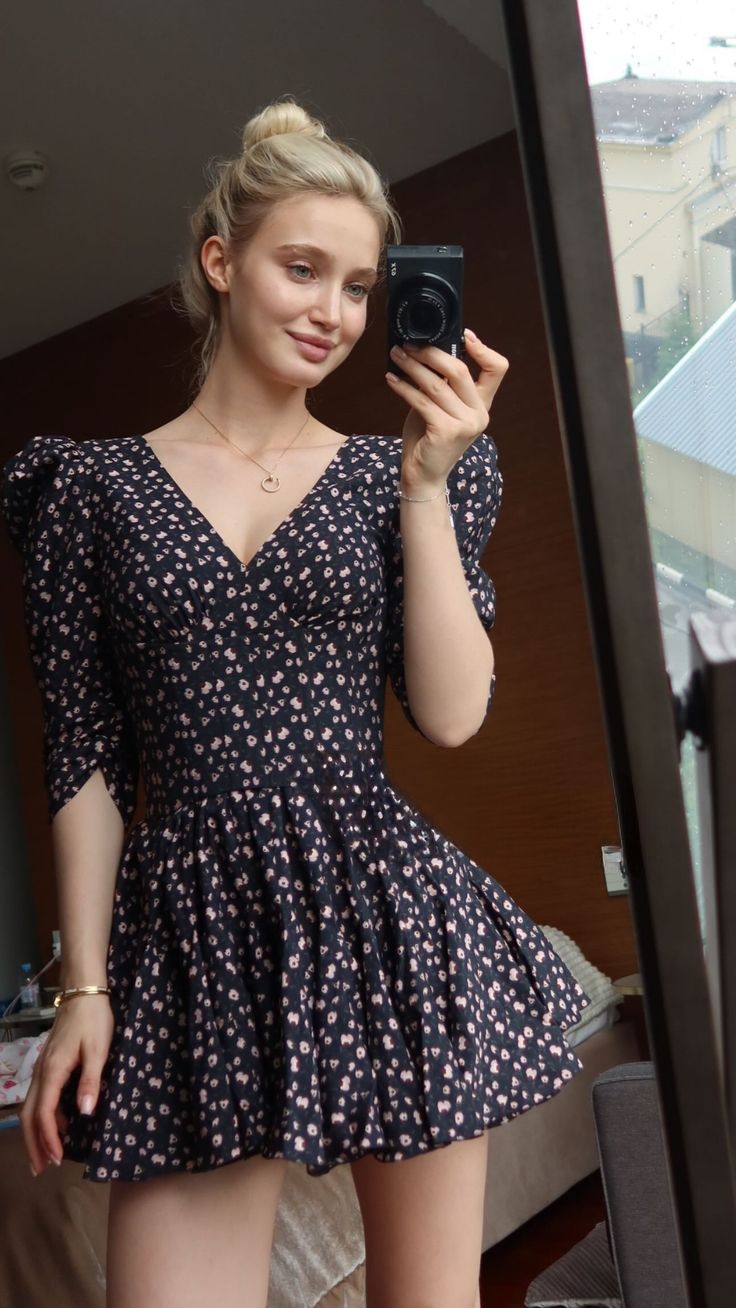 Black floral V-neck slim waist A-line short skirt homecoming dress R3682