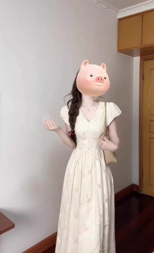 Temperament white v-neck puff sleeve dress female 2025 new beautiful waist slimming a-line long skirt R0456