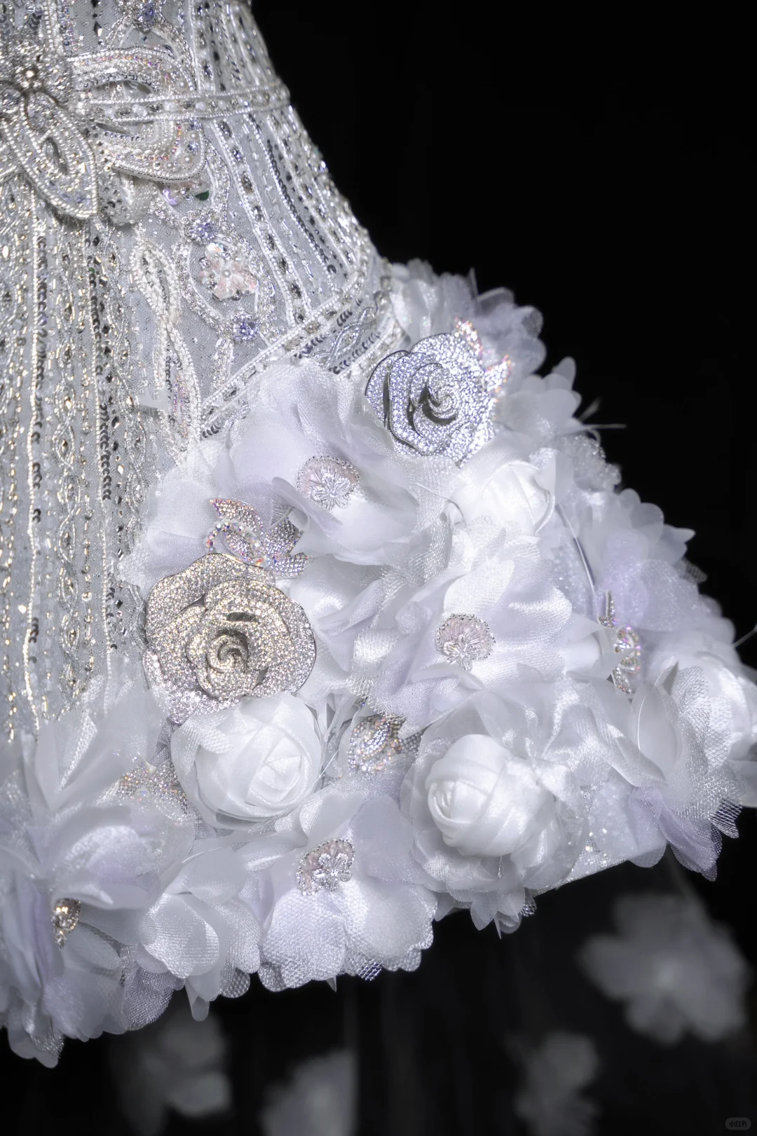 Silver halterneck diamond sequined open back sexy waist puffy skirt homecoming dress R4126