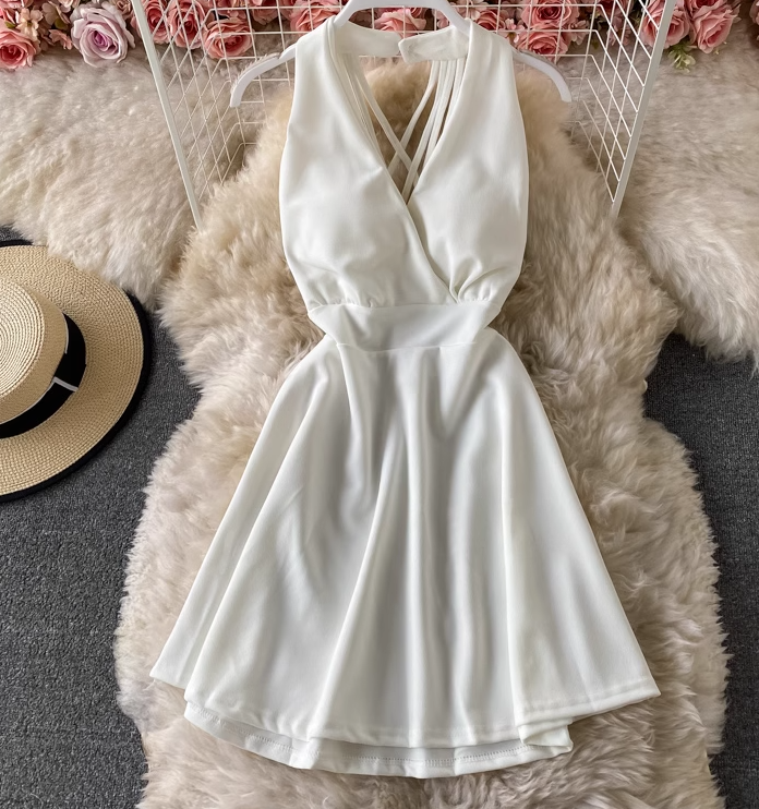Gentle style V-neck halter dress with a very elegant temperament, a short skirt for a seaside holiday R0378