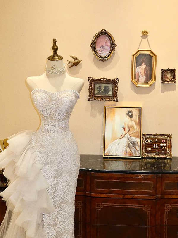 White strapless lace fitted long ball gown/bridal dress R7161