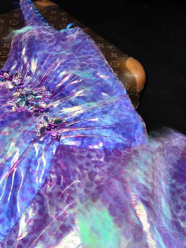 Blue-purple halter-neck fitted long ball gown R7049