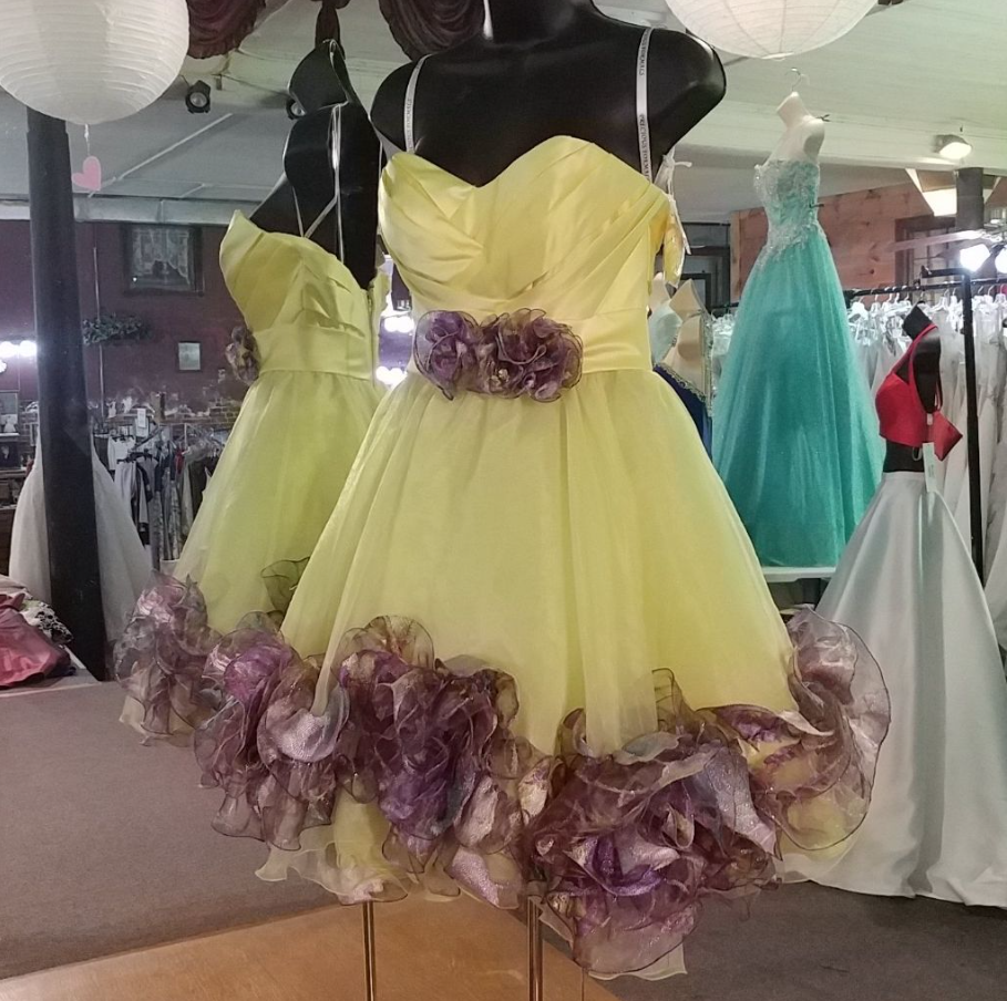 Elegant Yellow Frilled Homecoming Dress ,A-Line Spaghetti Straps Applique Short Prom Dress RS828