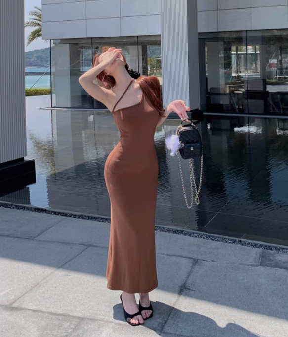 Sexy tight suspender dress with slim waist and off-shoulder hip-wrapped mid-length skirt R1506