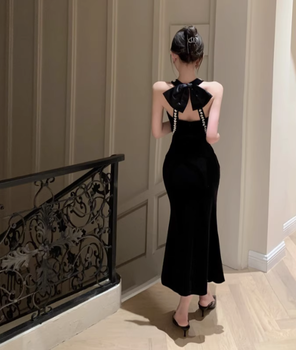 Retro halter neck backless annual meeting black velvet dress fishtail high-end hip dress R1504