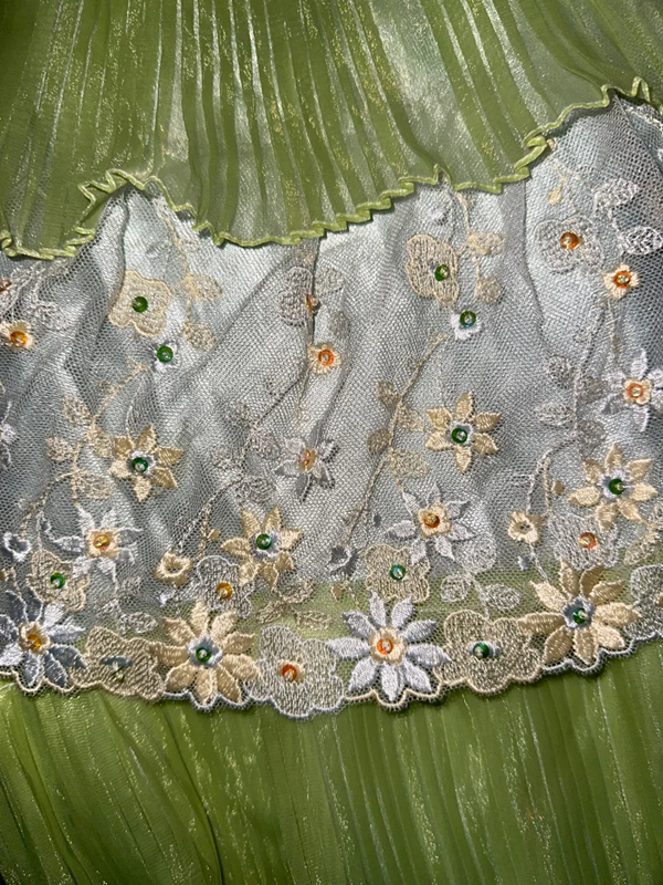 Green halter-neck, fitted, and alluring long ball gown R6850