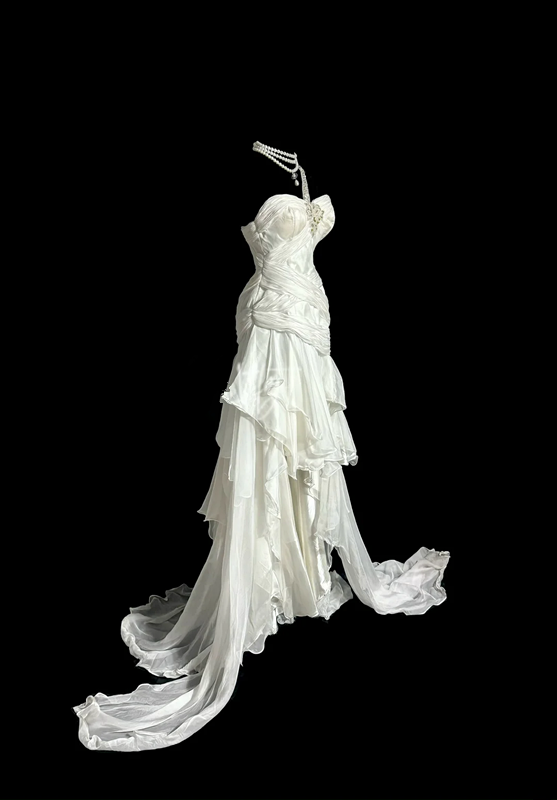 White one-shoulder halter-neck fitted waist slim-fitting ball gown with an asymmetrical hem R6651