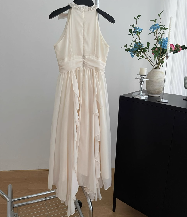 Sleeveless halter dress with waist and ruffled French long skirt R2027