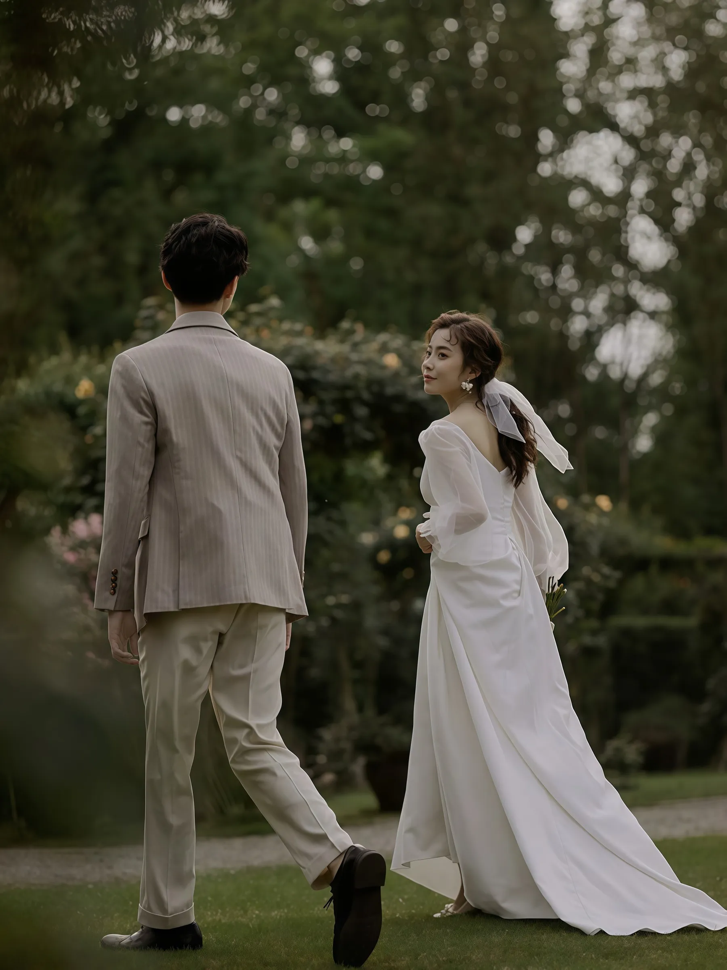 White With Small Train Satin Wedding Dress Sweet Lantern Sleeve Elegant A-line Gown S5437