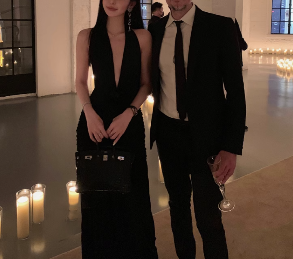 Black halter dress for women with deep V-neck evening dress, birthday dress S5442