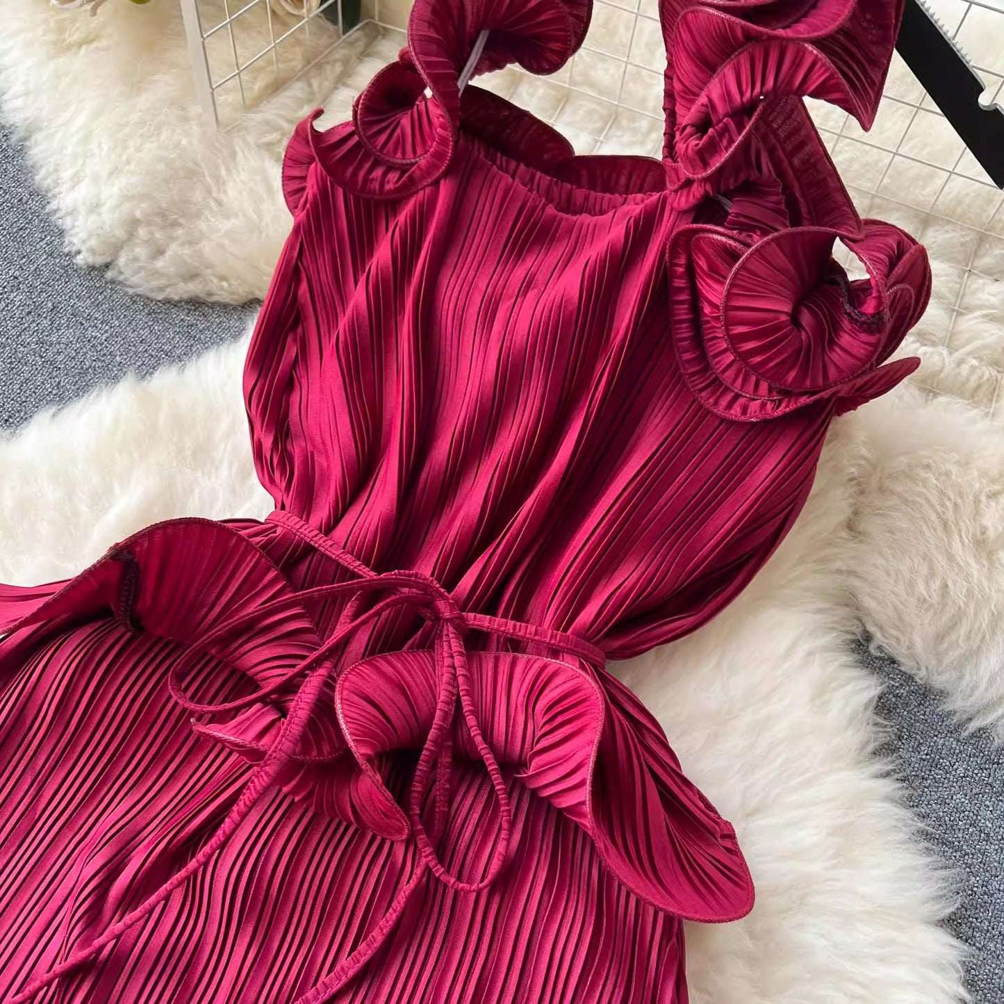 halter neck suspender dress women's pleated holiday dress banquet dress S4625